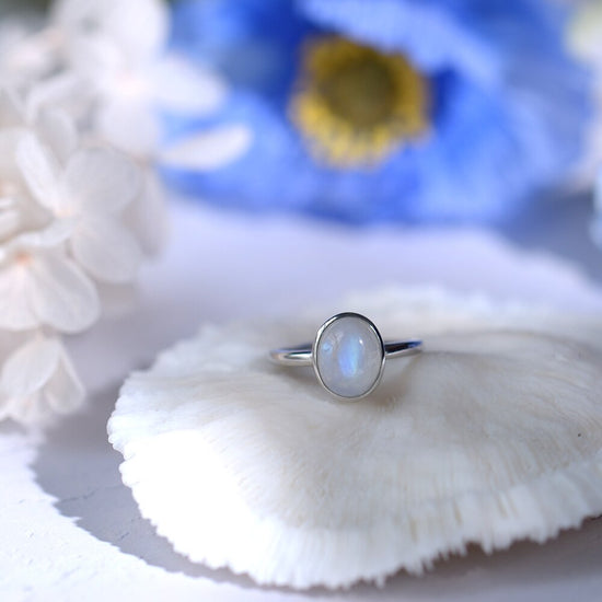 Bague argent pierre de lune bleue Lune Mystique - Main Image